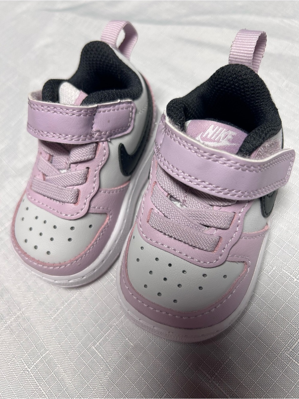 NWOB Nike Court Borough Low 2 infant/toddler Leather sneakers Lilac White